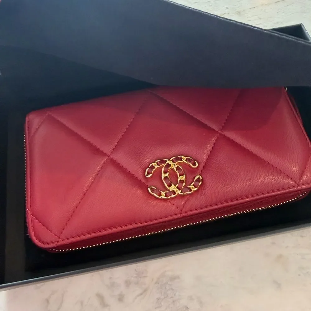 Chanel 19 series Quilted Lambskin Leather Wallet